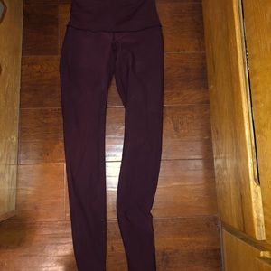 Maroon LULU reversible leggings!